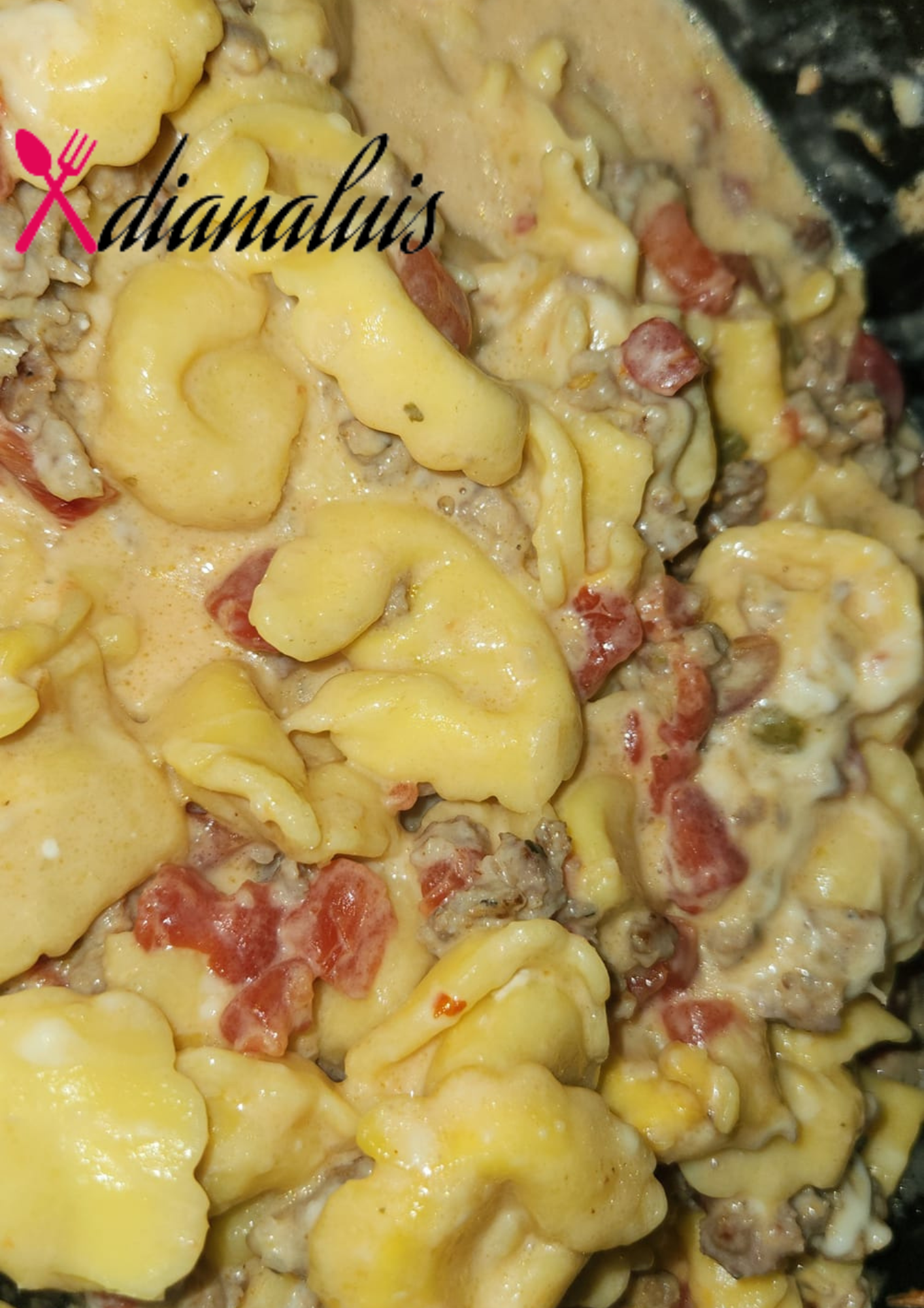 Slow Cooker Cheesy Tortellini